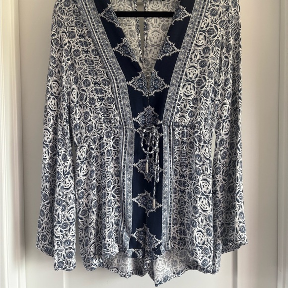 Lulus Ivory and Navy Blue Floral Print Romper Women's Size Medium Fair Condition - Picture 14 of 16